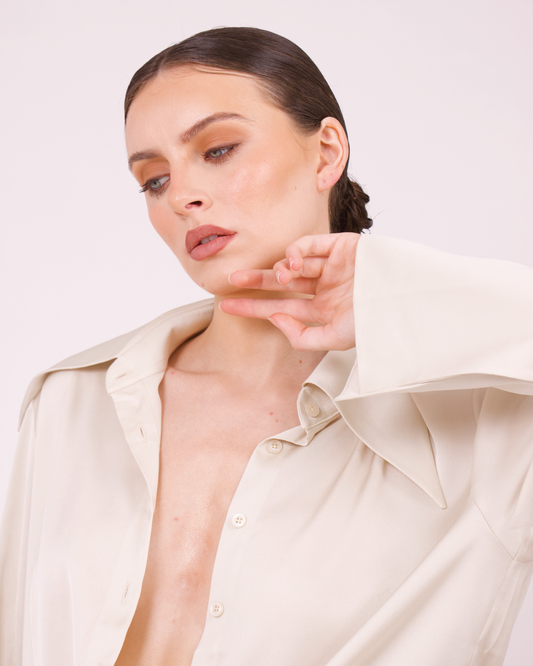 BOLDNSUBTLE oversized satin shirt in beige – a capsule wardrobe essential with a fluid drape and exaggerated collar.